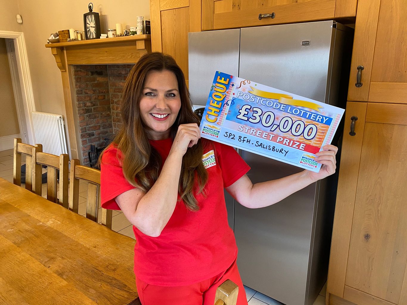 watch-salisbury-couple-win-big-on-people-s-postcode-lottery-news